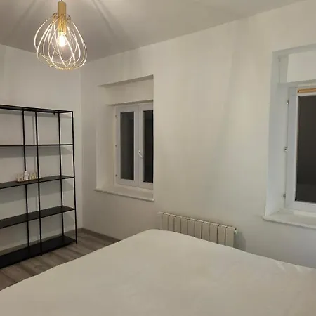 Ola Centre-ville T2 Renove Cocon Cosy Parking 30m2 Apartman Charleville-Mézières